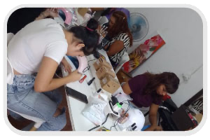 MANICURÍA Hover